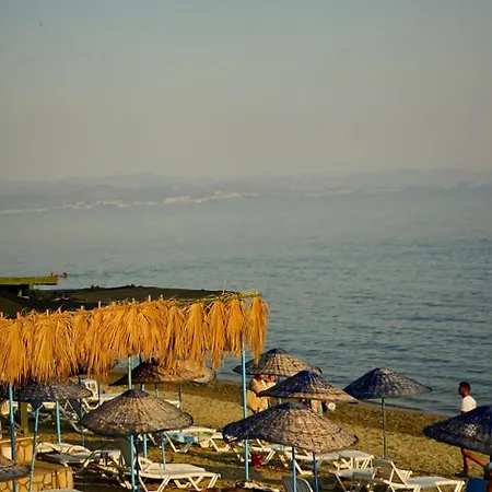 Club Afrodit Tatil Koeyue Altinoluk
